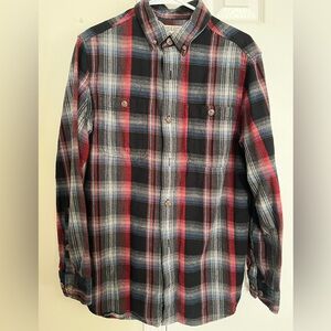 Duluth Trading Co Red and Black Plaid Button Down Shirt Size Medium